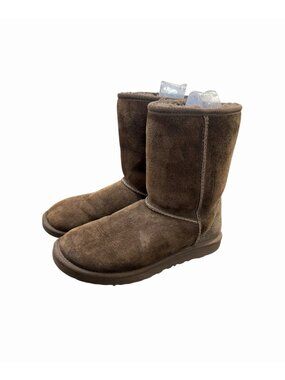 UGG Australia Classic Short II Brown Suede Sheepskin Boots Women’s Size 8